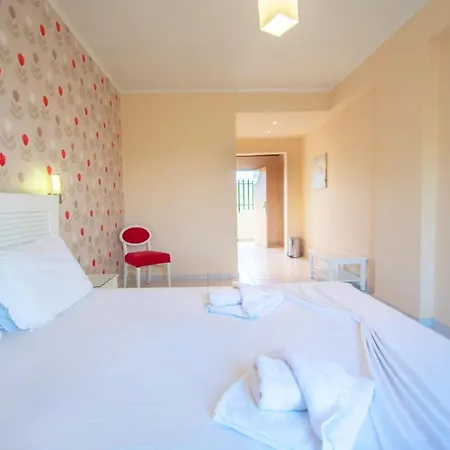 Emilia Hotel 2*