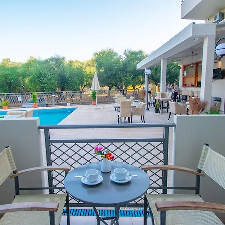 Emilia Hotel 2*